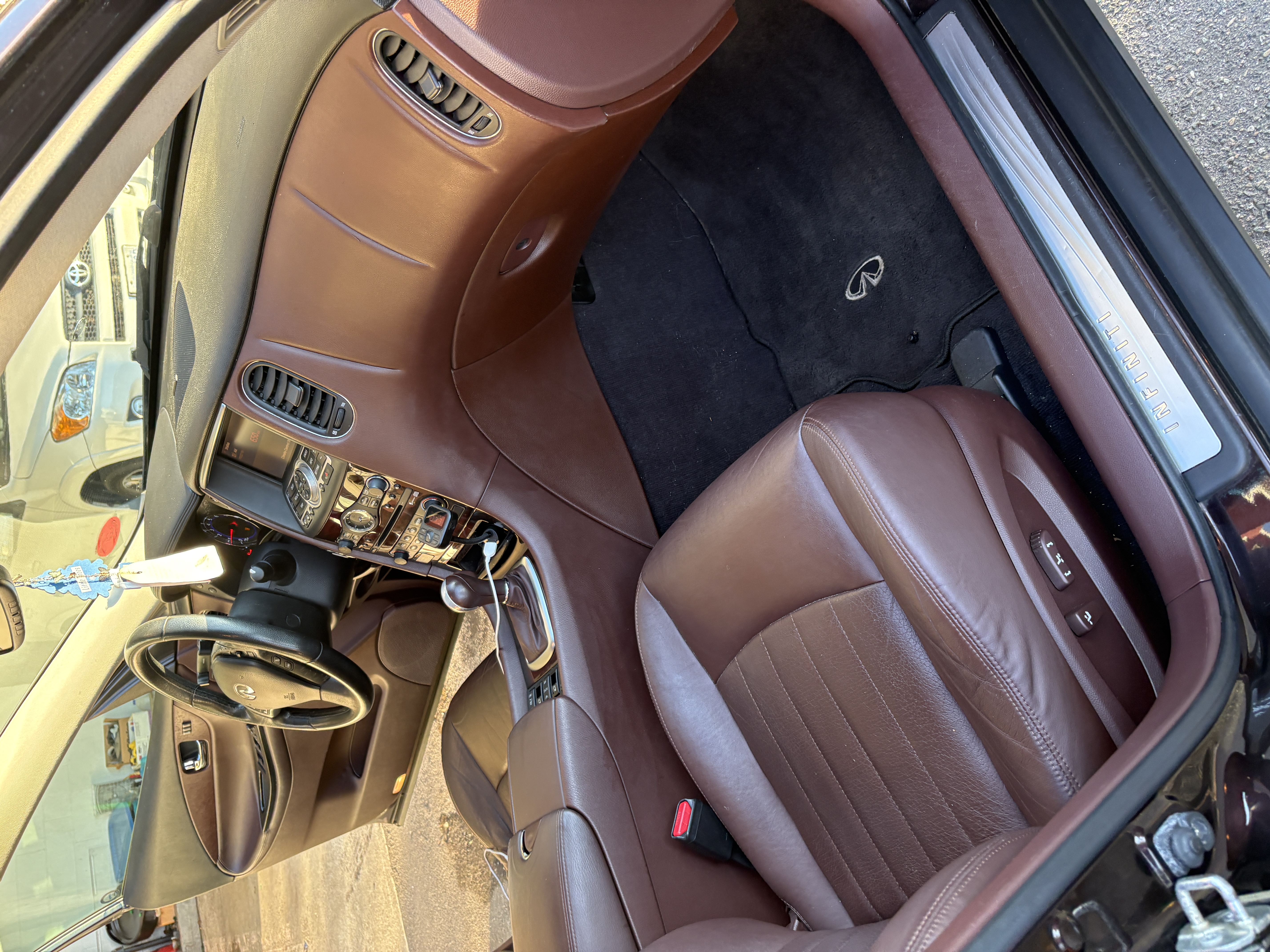 Clean Infiniti interior